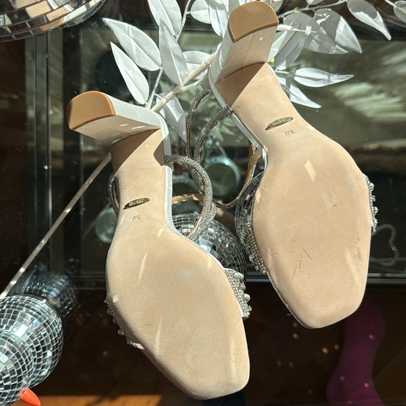 Badgley Mischka Kari Block Heel - Picture 14 of 16